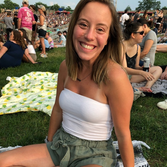 Meet your Posher, Michaella - Picture 1 of 1